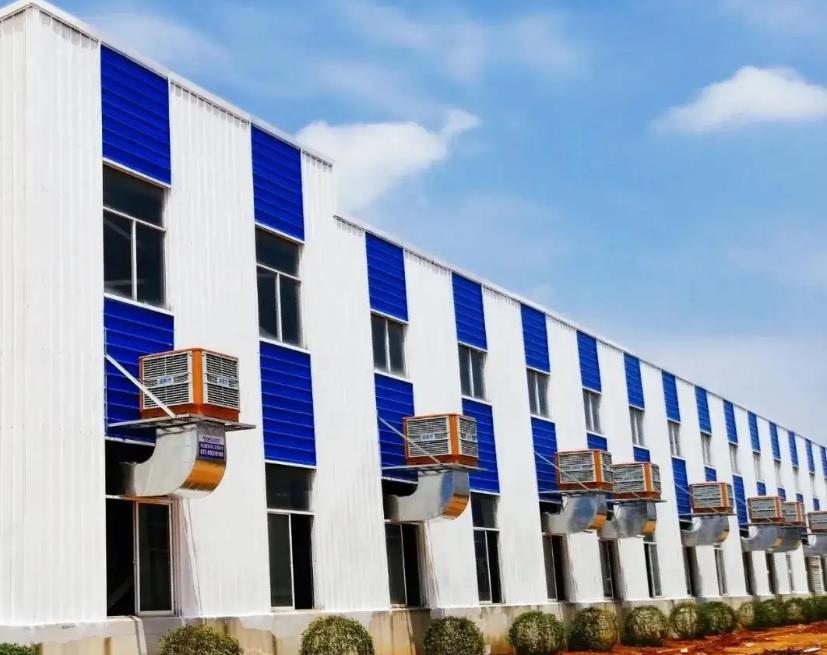 2022�FƤ������